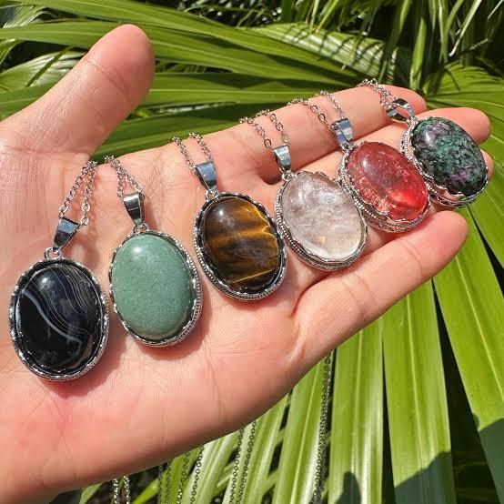 Large stones pendants